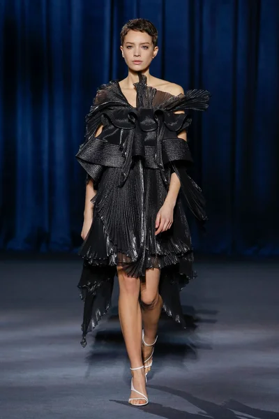 Look 60